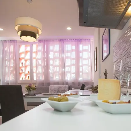 Aurora Apartment Split