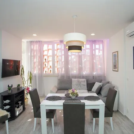 Aurora Apartment