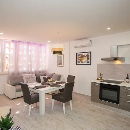 Apartment Aurora
